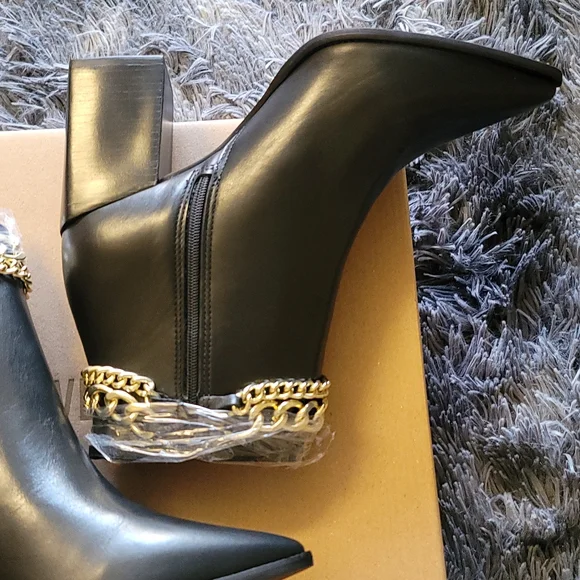 Steve Madden Perlina Black Leather Chain Booties - Picture 13 of 14